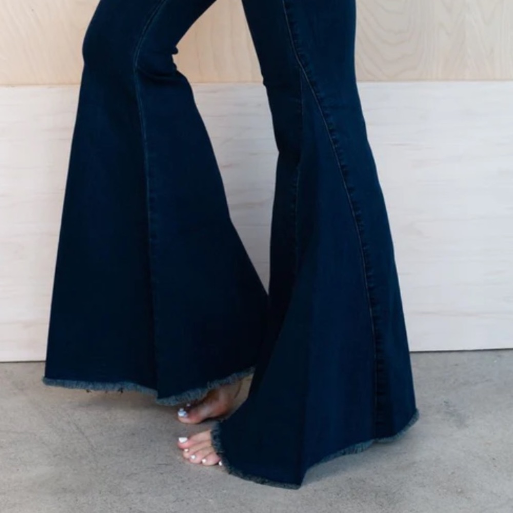 Super Flare Bell Bottom Dark Wash Pull-On Jeans Back Pockets & Raw Edge Hem (XL) - Picture 6 of 10